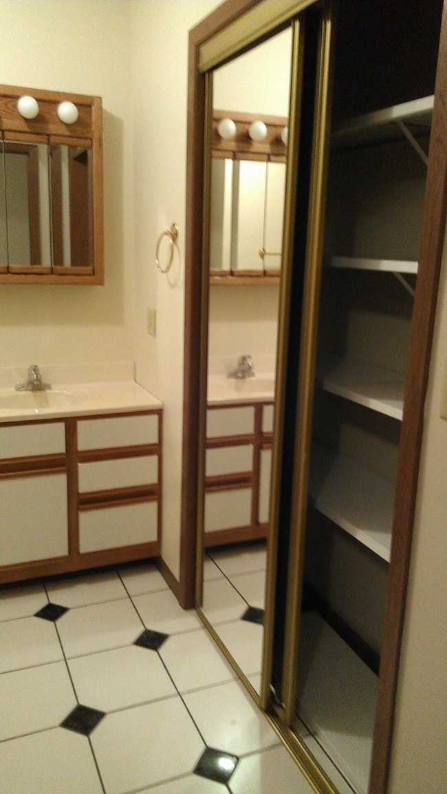 Fotografía del edificio - 26 Westview Dr