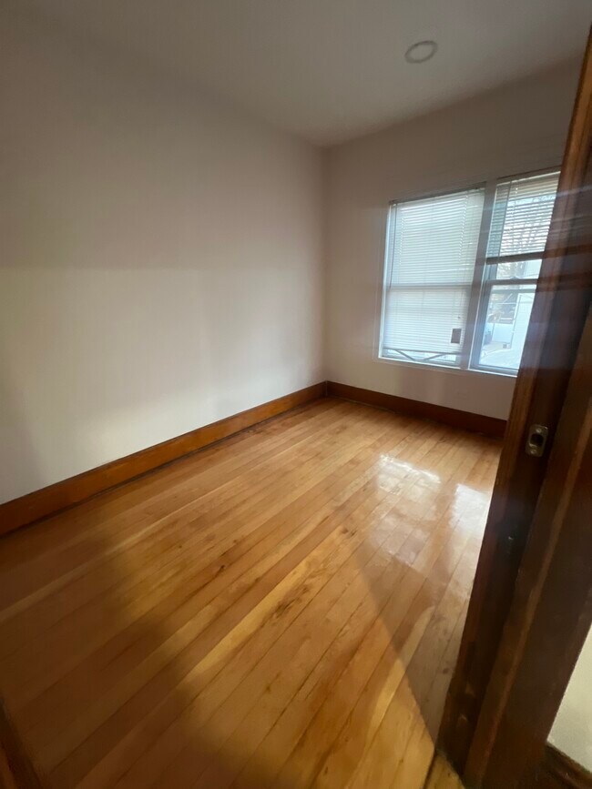 Foto del edificio - 2204 W 37th St