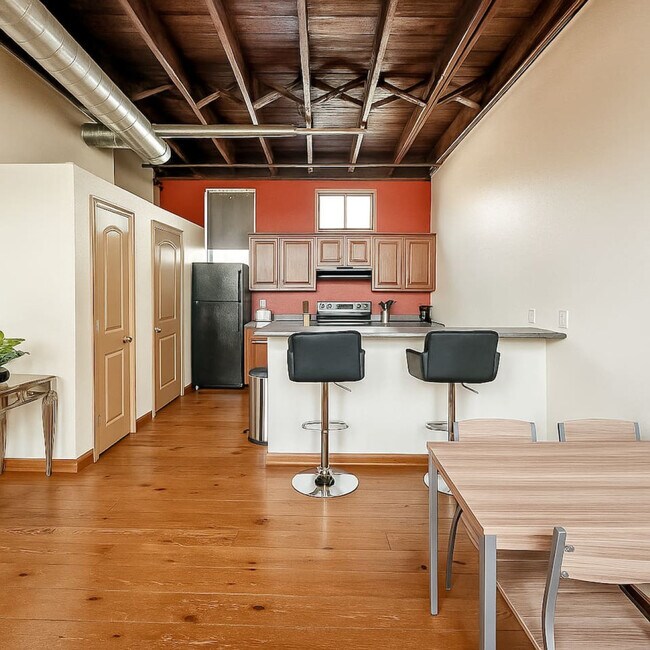 Foto del edificio - 521 N Jefferson Ave