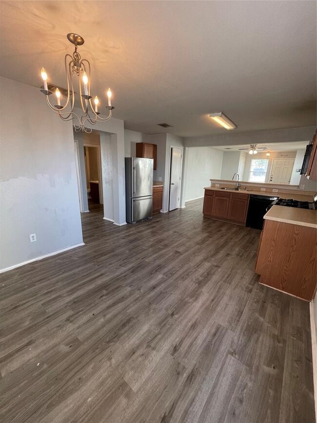 Building Photo - 6605 Plains Crest Dr