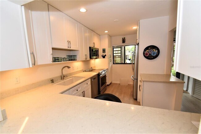 Building Photo - 1529 Pelican Point Dr
