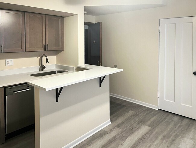 Foto del edificio - 1504 N Dearborn Pky