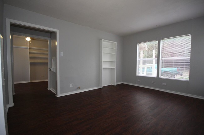 Building Photo - 430 Natalen Ave