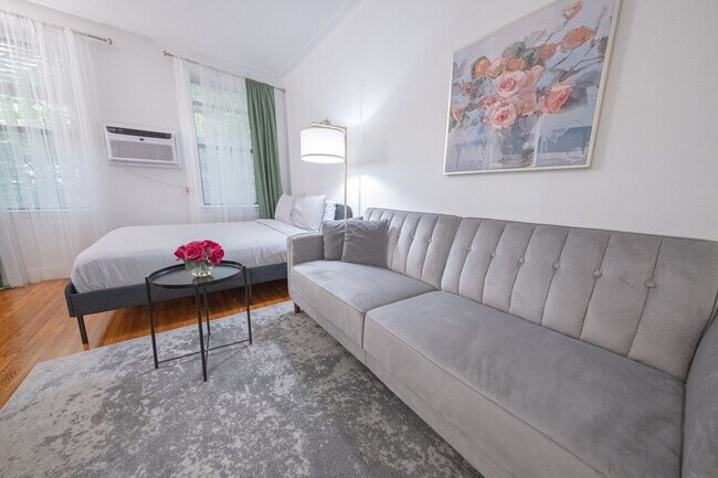 Foto del edificio - 328 E 74th St