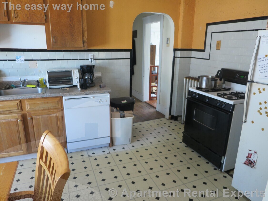 Primary Photo - 60 Linden Ave