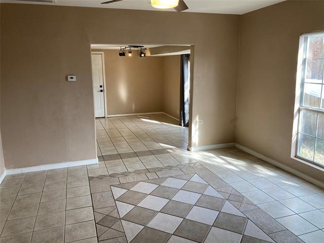 Building Photo - 1010 N Main St