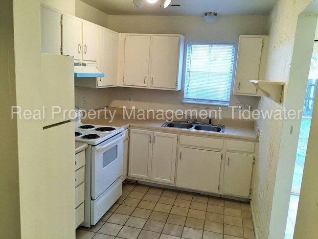 Building Photo - 719 Wolftrap Ln