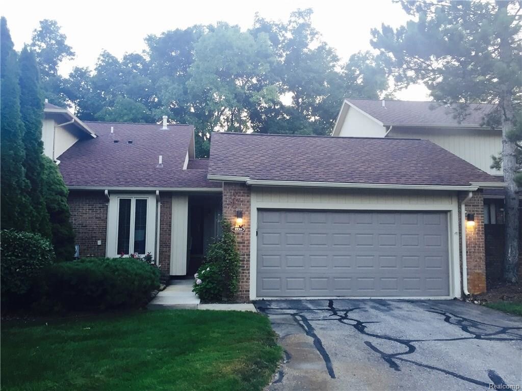 Foto principal - 5539 Walnut Cir W