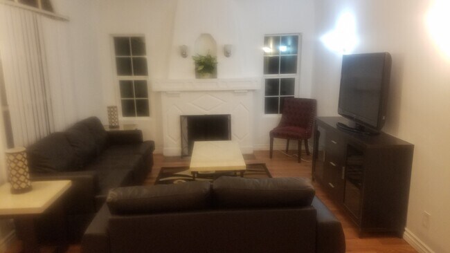 Foto del edificio - 44624 Cedar Ave