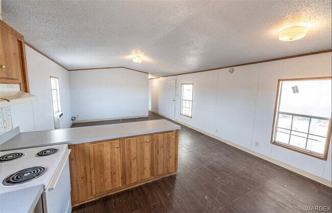 Building Photo - 3676 N Avra Rd