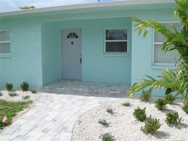 Foto del edificio - 310 Westwinds Dr E