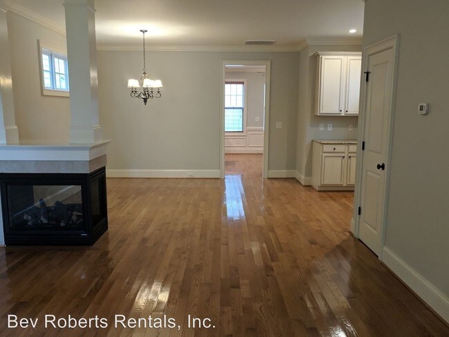 Building Photo - 3 br, 2.5 bath House - 5015 Sunny Creek Lane