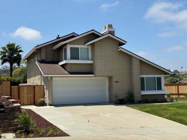 Building Photo - 3 Bedroom 2.5 Bath Home Near Lake Calavera!