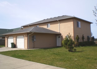 Building Photo - 1025-1035 Kentucky Ave