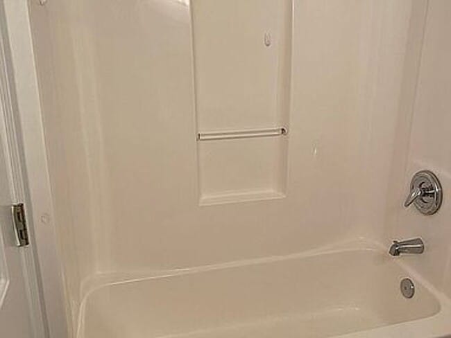 Building Photo - Nice Townhome, Great Location