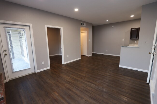 Foto del edificio - 8800 Westplace Dr