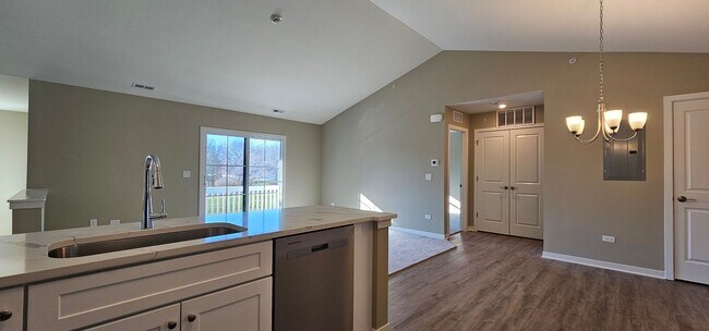 Building Photo - Chestnut - 2Br/2Ba Rental Home - Second Floor