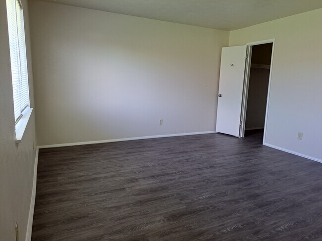 Foto del edificio - 7005 Sandybrook Dr