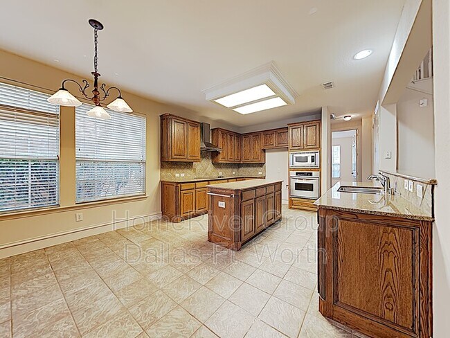 Building Photo - 611 Williams Dr