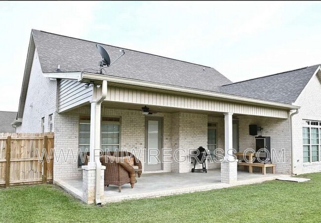 Foto del edificio - 110 Hall Hill St