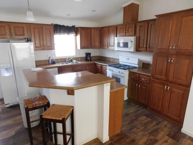 Building Photo - 315 Hays 108
