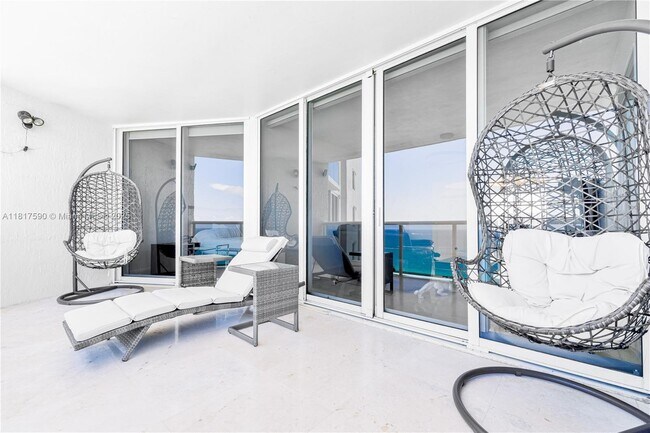Foto del edificio - 19111 Collins Ave