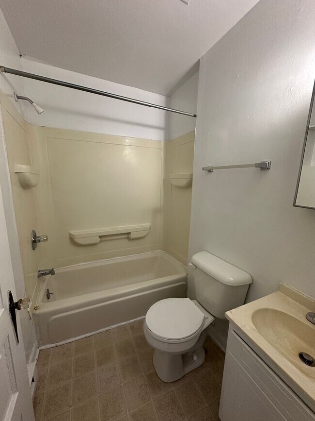 Foto del edificio - 5290 Main St