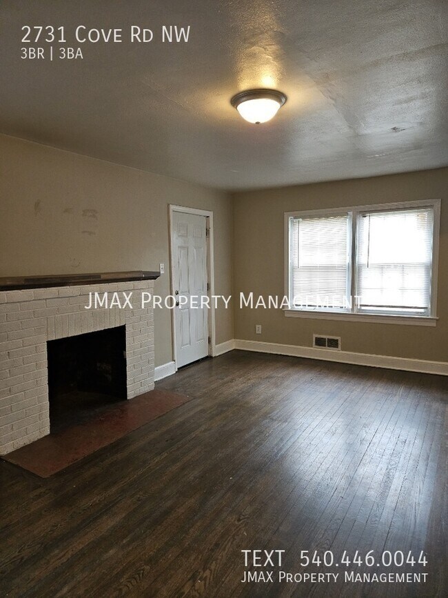 Foto del edificio - 2731 Cove Rd