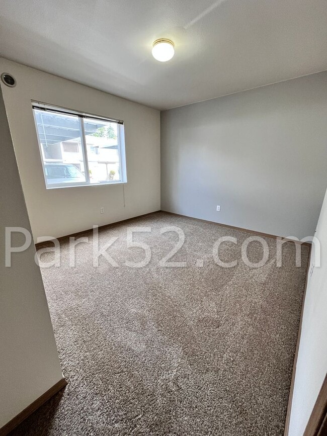Building Photo - 2 Bedroom 2 Bathroom Ground Floor Condo