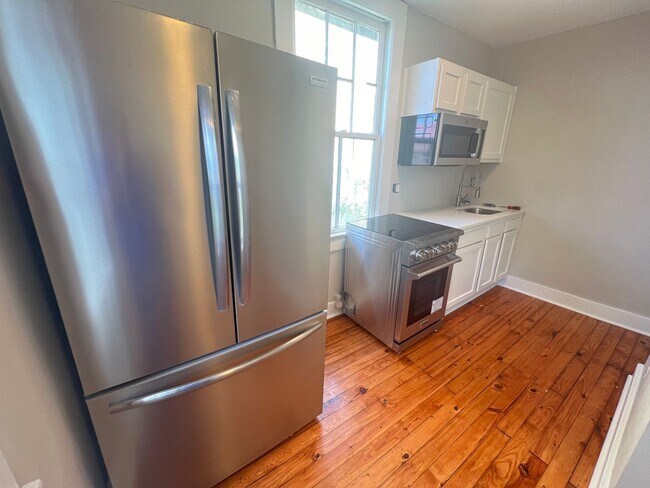 Foto del edificio - 1 Bedroom 1 Bath Apartment in Wraggsboro - Downtown Charleston