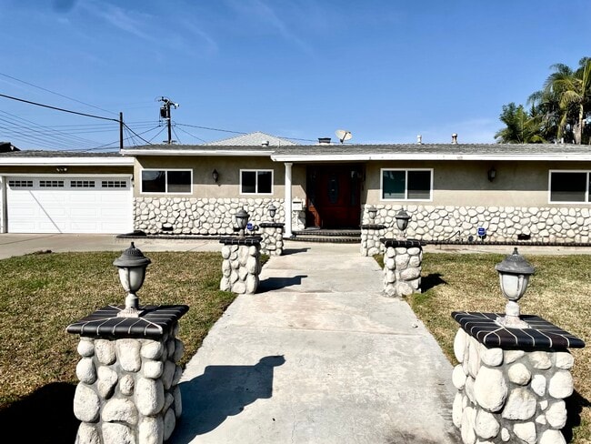 Building Photo - 8781 La Grand Ave Building Photo - 8781 La Grand Ave