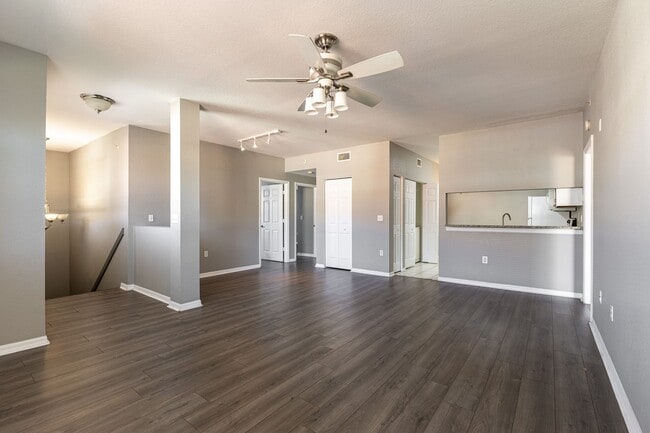 Building Photo - 6330 Aragon Way
