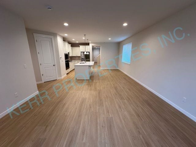 Building Photo - Charming 3-Bedroom Retreat with 2.5 Baths in Serene Happy Valley Locale!