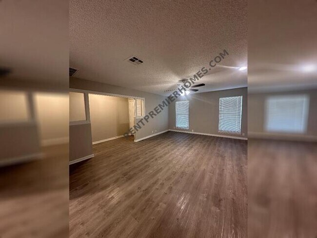 Foto del edificio - 601 Rolling Hls Ter