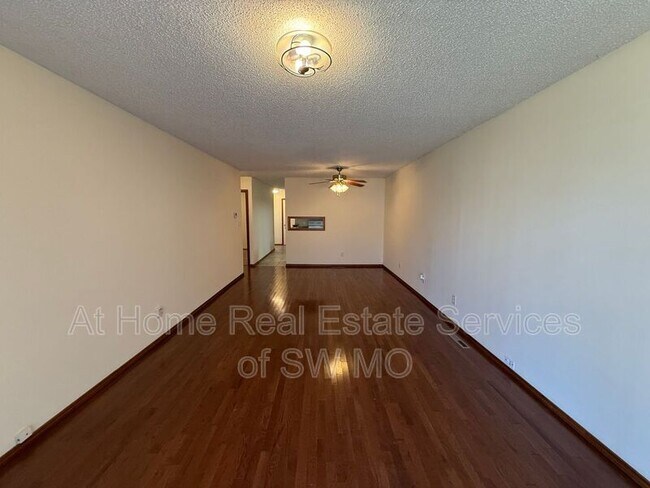Building Photo - 3427 S Main Ave