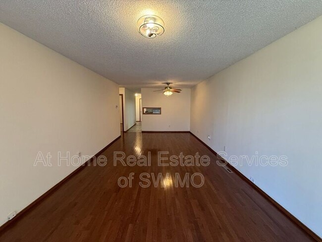 Building Photo - 3427 S Main