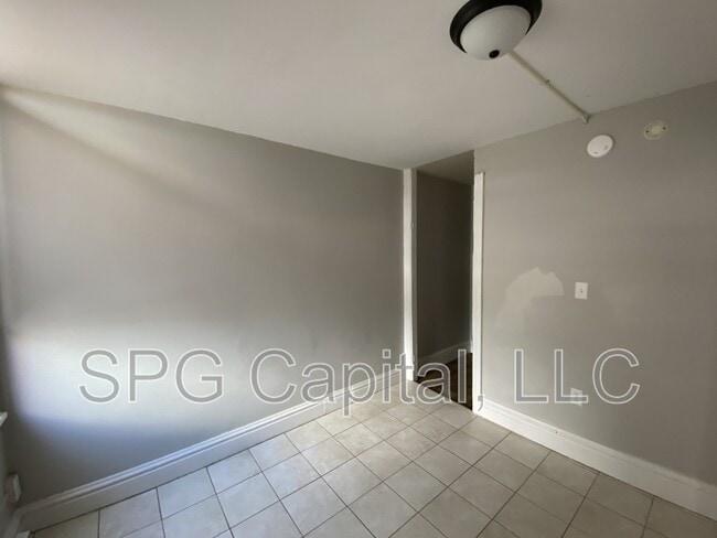 Foto del edificio - 11 W King St