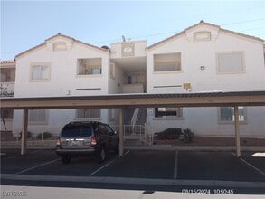 Building Photo - 855 N Stephanie St