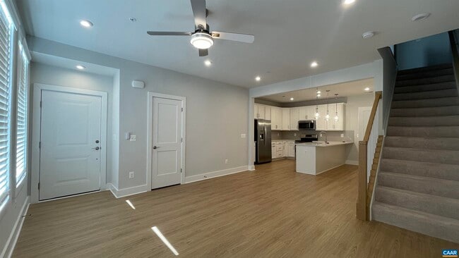 Building Photo - 809 Wesley Ln