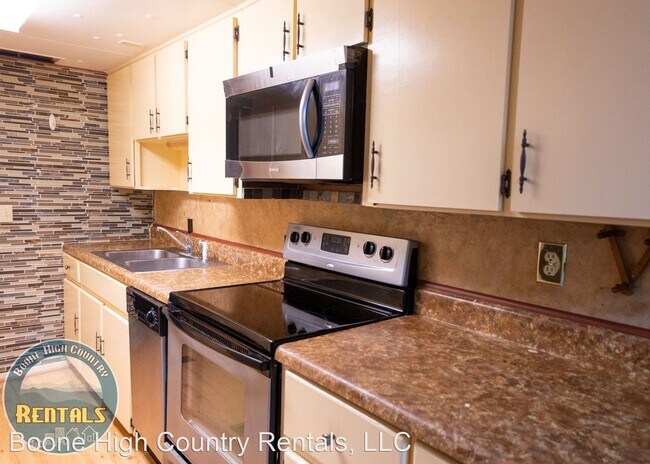 Building Photo - 2 br, 1.5 bath House - 239 River Hollow Rd