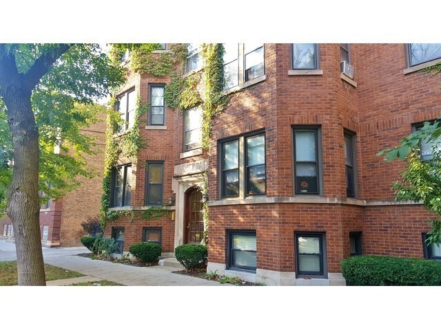 Building Photo - 1308 W Waveland Ave