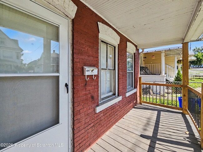 Building Photo - 1019 N Irving Ave