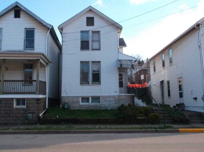 Building Photo - 160 Main St