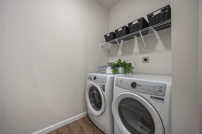 Building Photo - The Villas at Hudson Reserve