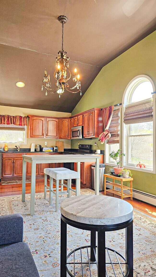 Foto del edificio - 315 Arcadia Rd