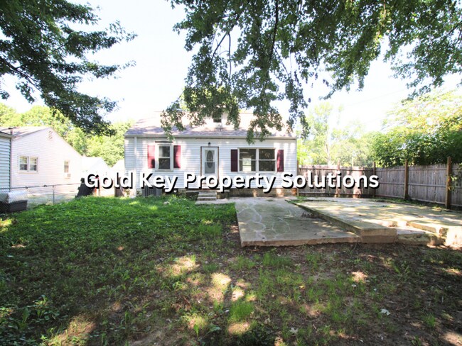 Building Photo - 2513 Fowler St