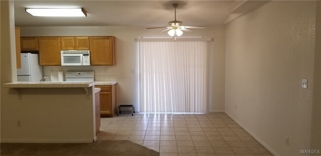 Building Photo - 870 Florence Ave