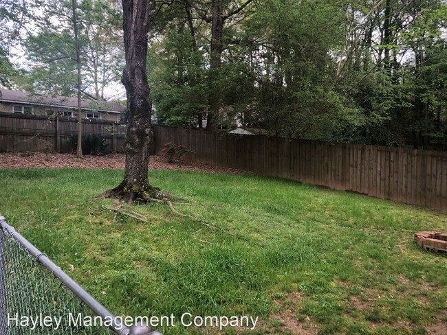 Foto del edificio - 2 br, 1.5 bath House - 528 Godfrey Ln