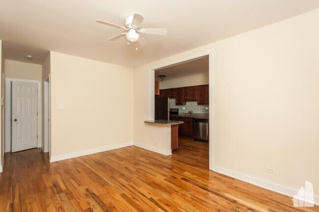 Foto del edificio - 2 bedroom in Chicago IL 60657