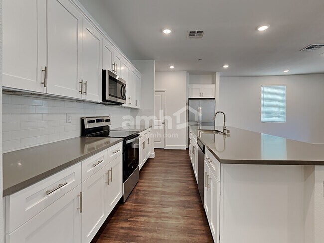 Foto del edificio - 10071 Potomac St